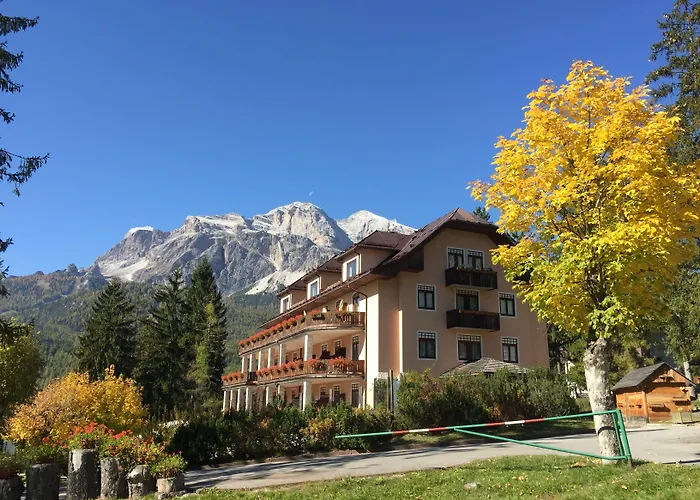 Boutique Hotel Villa Blu Cortina dʼAmpezzo