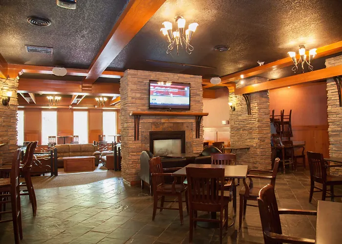 Twin Pine Inn & Suites