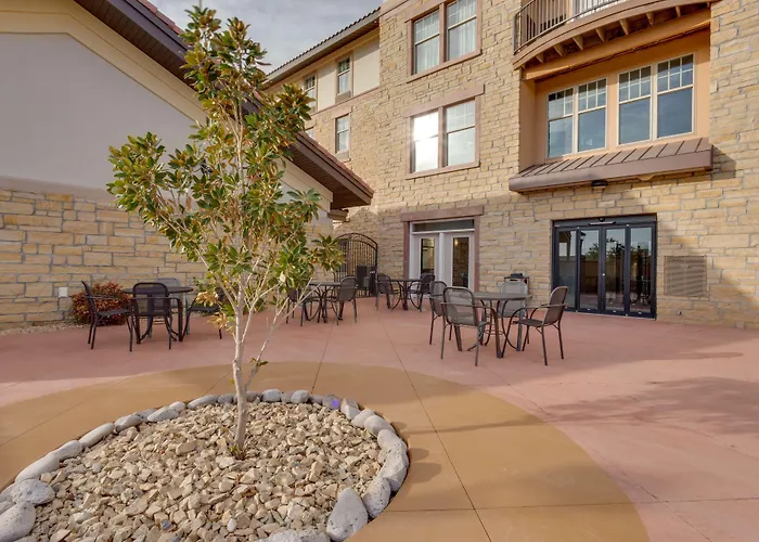 Drury Inn & Suites