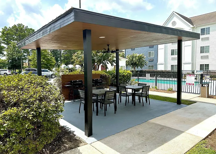 Candlewood Suites Airport By Ihg