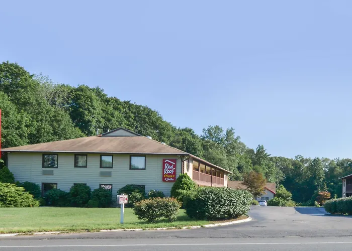 Red Roof Inn Plus+ & Suites Guilford