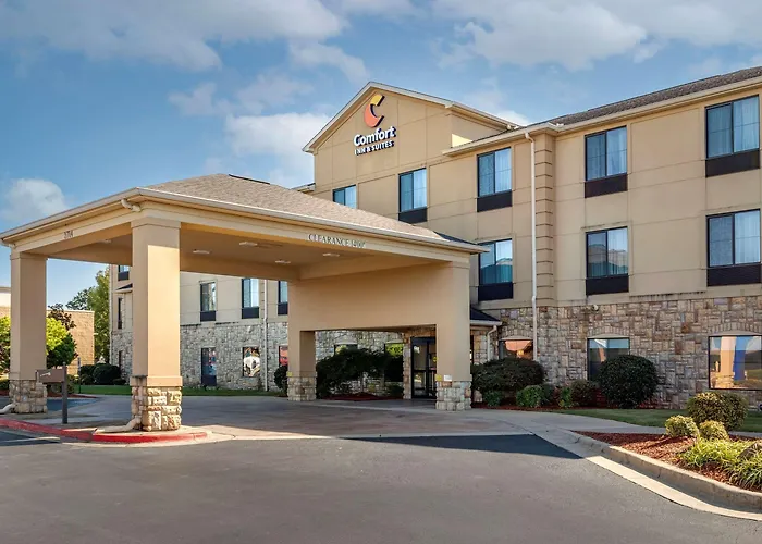 Comfort Inn & Suites Russellville I-40