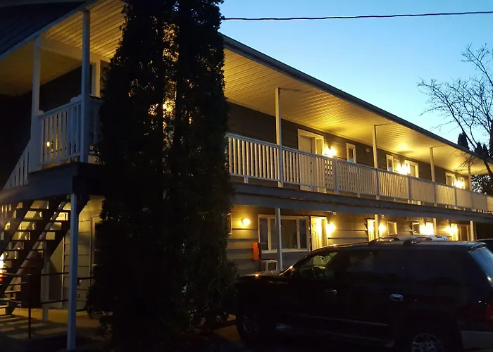 Snug Harbor Inn