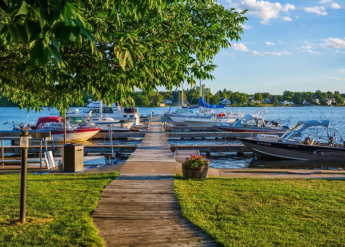 Snug Harbor Inn