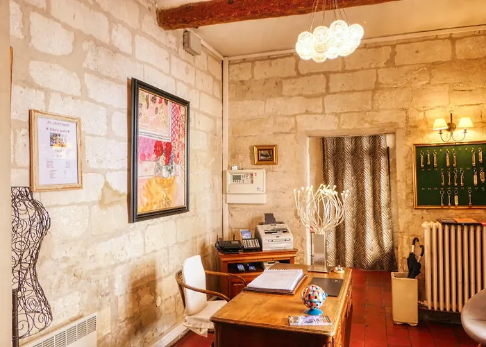 Au Saint Roch - Hôtel et Jardin Avignon