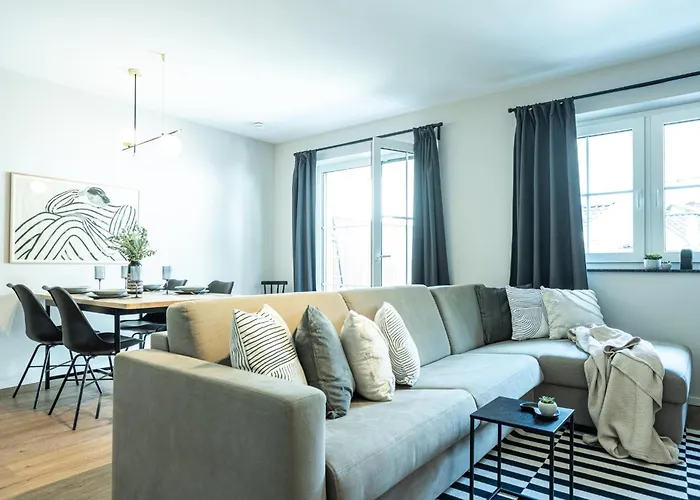 Oskar Apartments