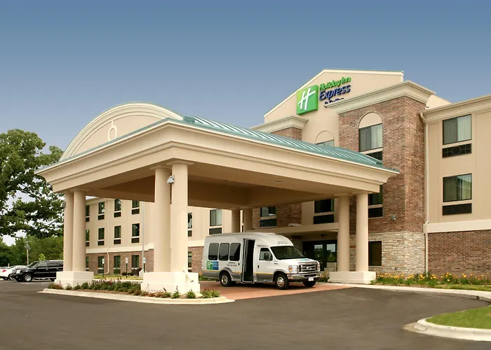 Holiday Inn Express & Suites Madison-Verona By Ihg