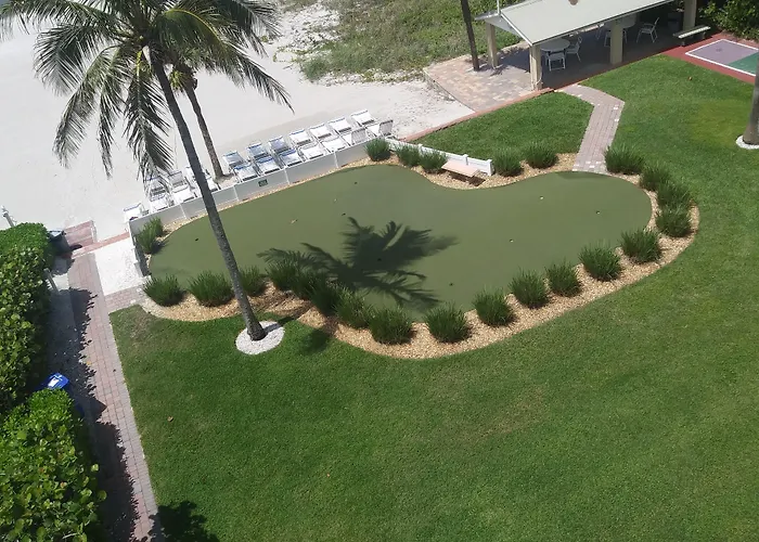 Turtle Crawl Inn - Longboat Key