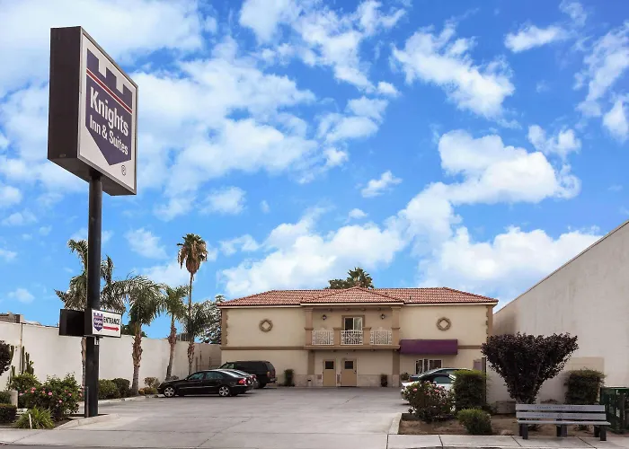Howard Johnson By Wyndham Bakersfield