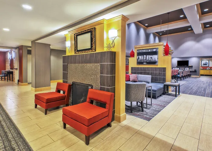 Hampton Inn & Suites - West