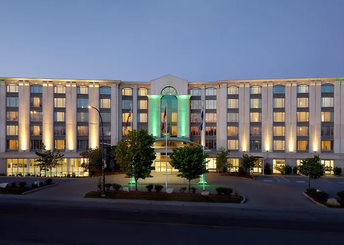 Holiday Inn & Suites Montreal Airport By Ihg