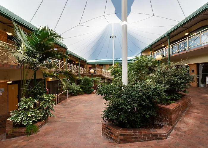 Mayfair Plaza Motel And Apartments