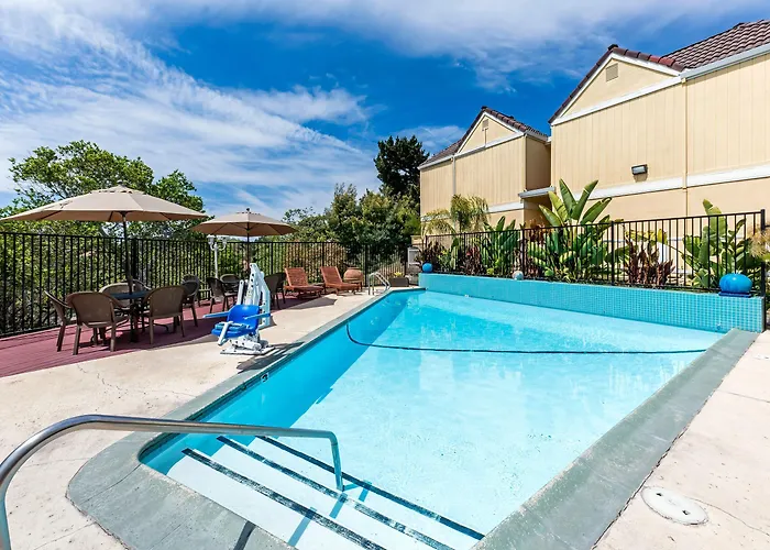 Quality Inn & Suites Capitola By The Sea