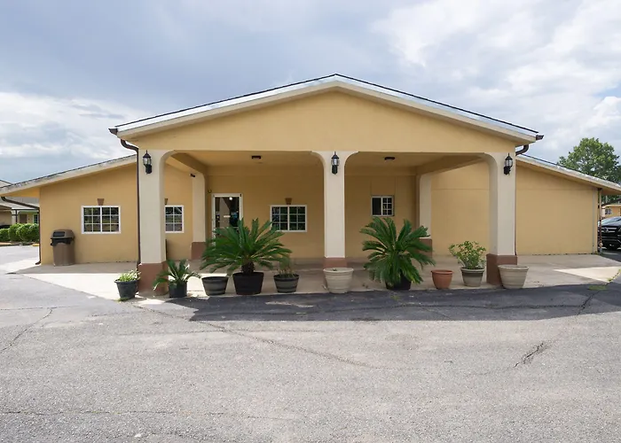 Woodridge Inn And Suites