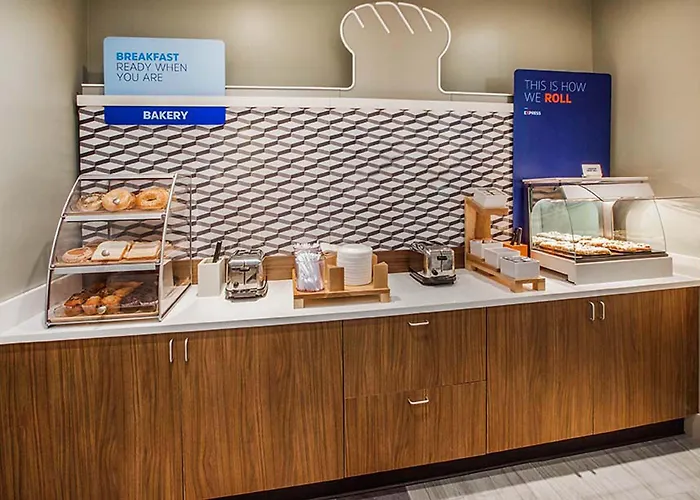 Holiday Inn Express Hotel & Suites Greensboro - Airport Area By Ihg