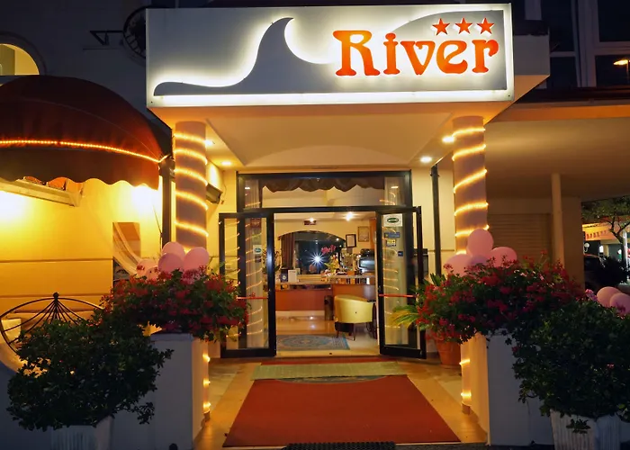 Hotel River Fronte Mare Con Piscina Rimini