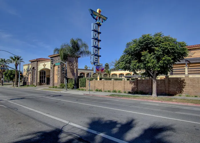 Thunderbird Lodge