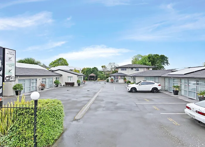 Arthur'S Court Motor Lodge