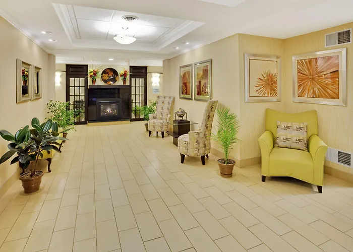 Holiday Inn Express & Suites By Ihg