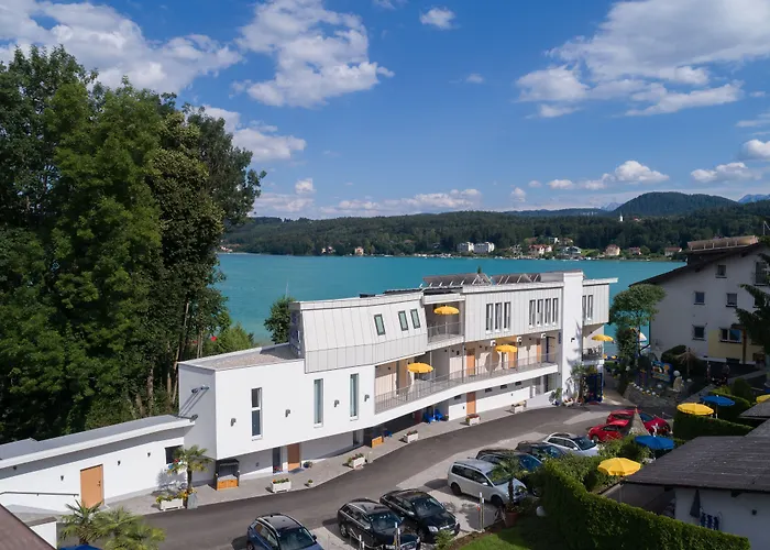 Barry Memle Directly At The Lake Velden am Wörthersee