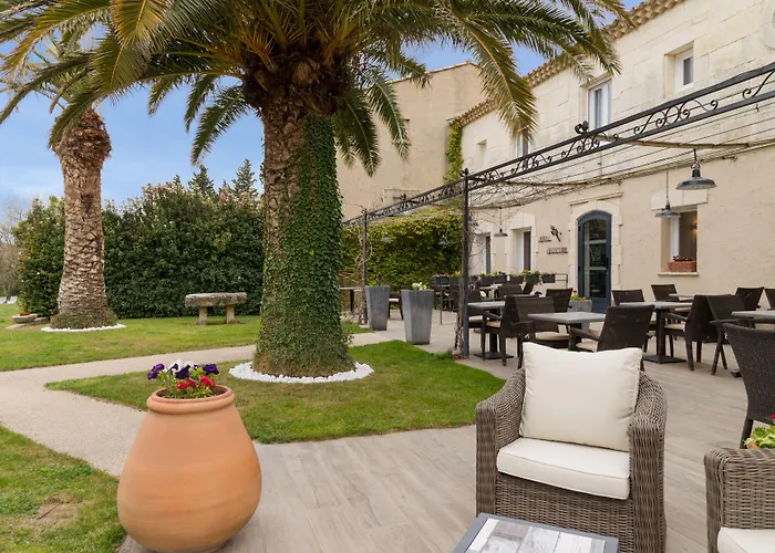 Hotel Val Baussenc, The Originals Relais à Maussane-les-Alpilles