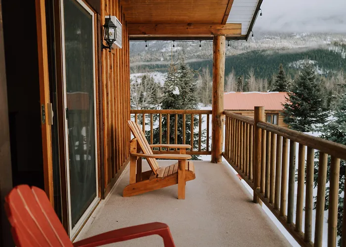 Glacier House Hotel & Resort