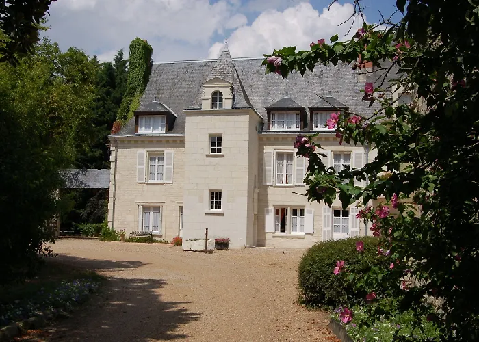 Logis Manoir De La Giraudiere