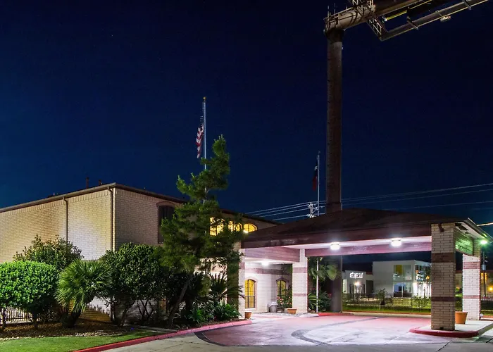 Quality Inn University Near Downtown