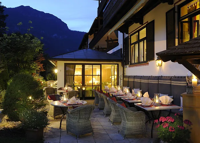Staudacherhof in Garmisch-Partenkirchen I Blick aufs Zugspitzmassiv I einzigartige Bayurvida Küche