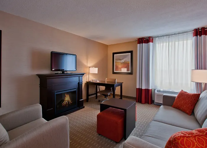 Holiday Inn Express & Suites Chatham South By Ihg