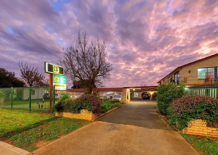 Forest Lodge Motor Inn & Restaurant
