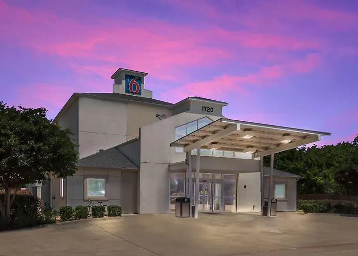 Motel 6-, Tx