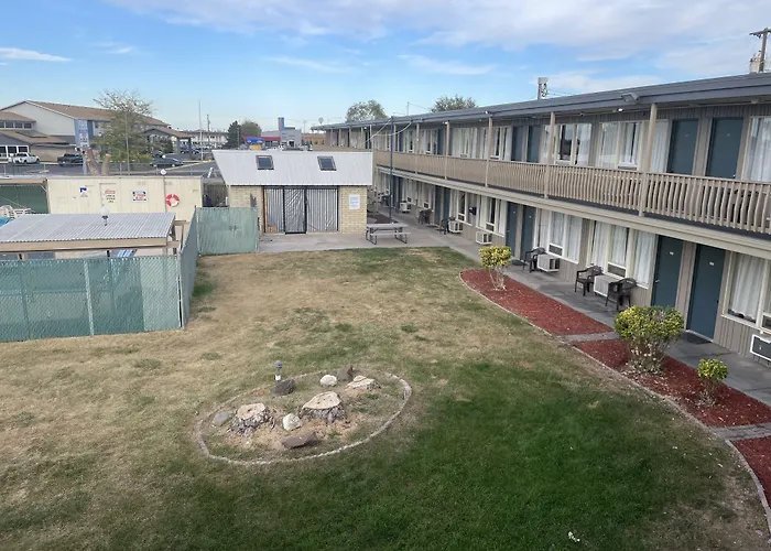 Motel Oasis