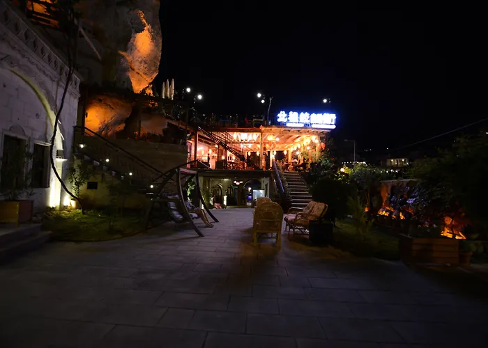 Roma Cave Suite