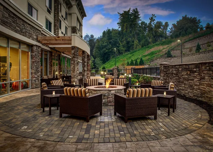 Courtyard By Marriott Boone