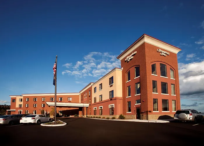 Hampton Inn Marquette-Waterfront