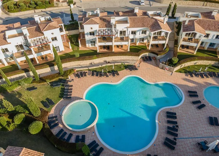 Nau Salema Beach Village