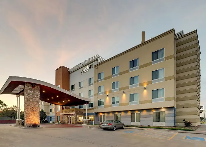 Fairfield Inn And Suites Hutchinson