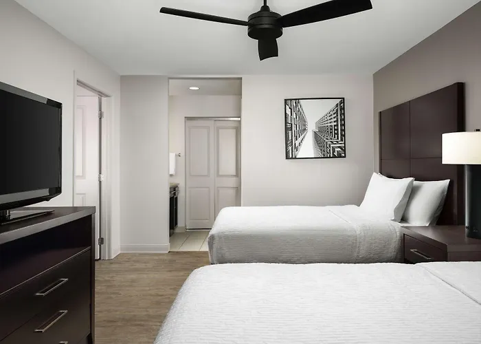 Homewood Suites By Hilton - Garden City, Ny