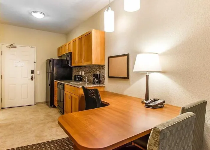Hawthorn Extended Stay By Wyndham Minot