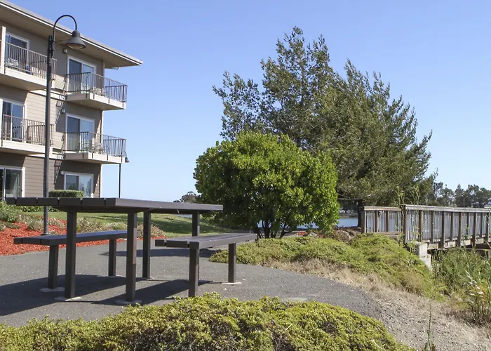 Best Western Plus Bayside Hotel