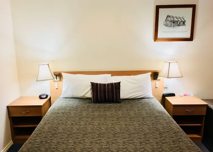 Bushman'S Motor Inn