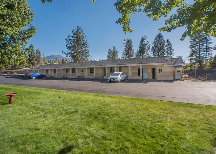 Shasta Pines & Suites