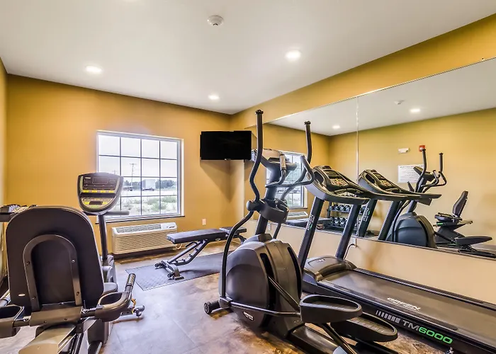 Cobblestone Hotel & Suites - Newton