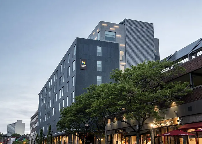 Hyatt Place Downtown - Old Port Square