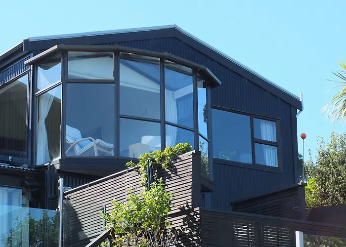 Le Chalet Waiheke Apartments