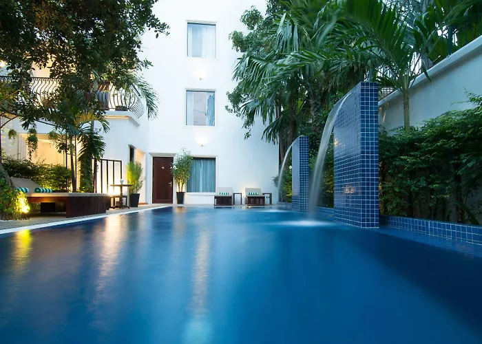 La Rose Suites