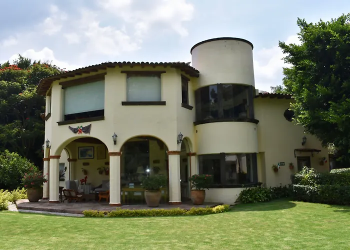 Casa Bugambilia