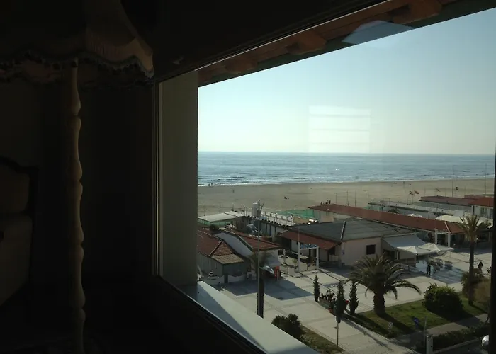 Hotel Lungomare Lido di Camaiore
