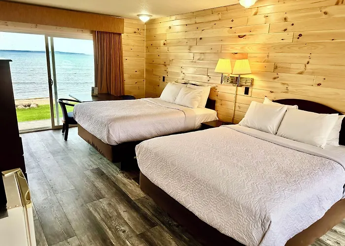 Sunrise Beach Motel Mackinaw City